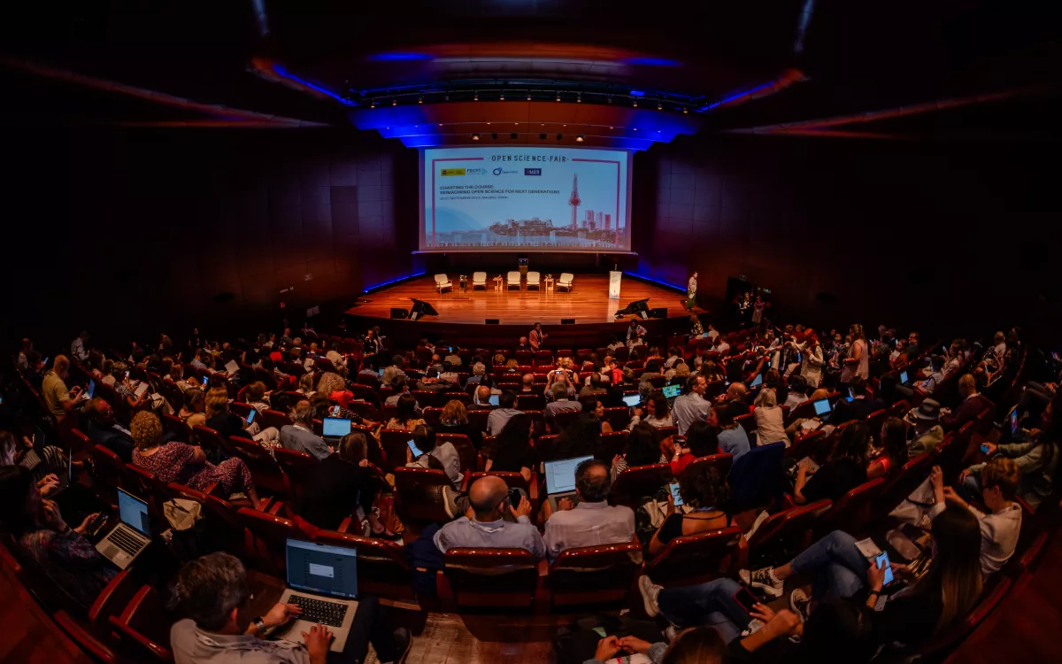 FECYT y OpenAIRE reúnen en Madrid a más de 350 agentes europeos e iberoamericanos para debatir el futuro de la ciencia abierta