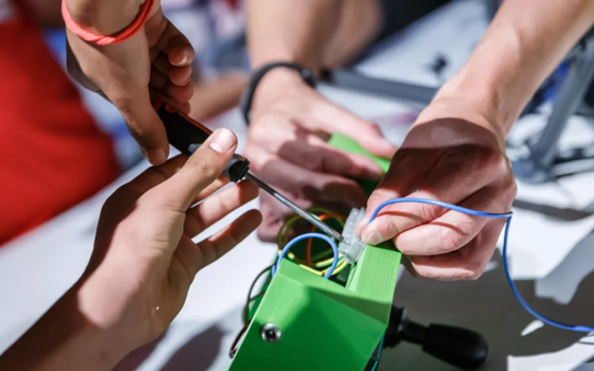 Talleres de construcción de robots submarinos en MUNCYT