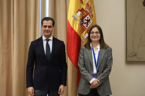 La Oficina C presenta en el Congreso de los Diputados seis nuevos informes de evidencia científica y lanza una nueva edición de su programa de emparejamiento  