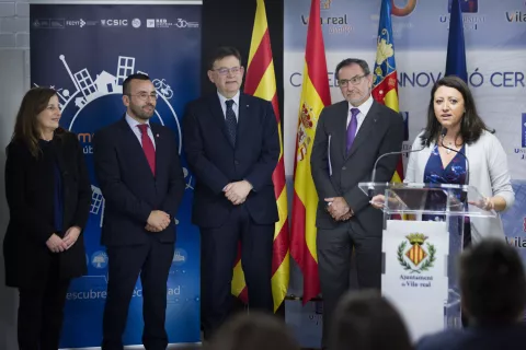 Movilab, el laboratorio científico sobre ruedas, llega a Vila-real