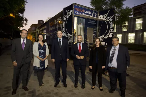 Movilab, el laboratorio científico sobre ruedas, llega a Vila-real