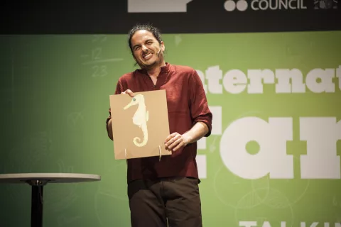 Más de 700 personas asisten a la semifinal de Famelab en Barcelona 