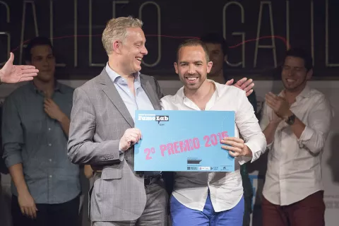  El estudiante de Biología Sanitaria, Álvaro Morales, gana la tercera edición de Famelab España 