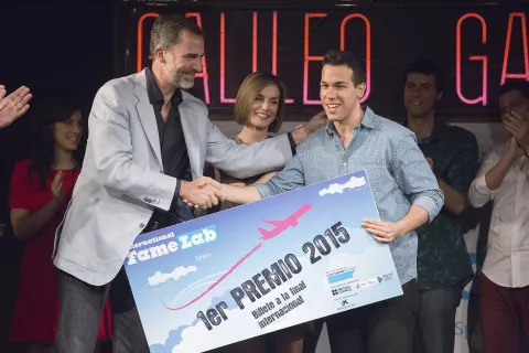  El estudiante de Biología Sanitaria, Álvaro Morales, gana la tercera edición de Famelab España 