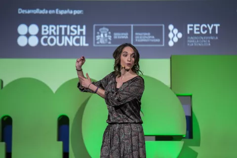 La bióloga Alba Aguión gana la cuarta edición de Famelab España