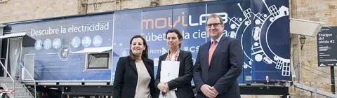 Movilab, el laboratorio científico sobre ruedas, llega a Gijón