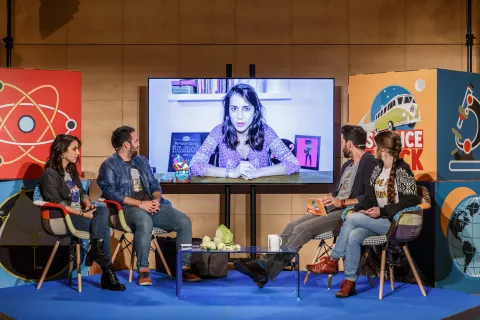 Science Truck, el nuevo proyecto de FECYT que lleva a los youtubers de ciencia a las aulas