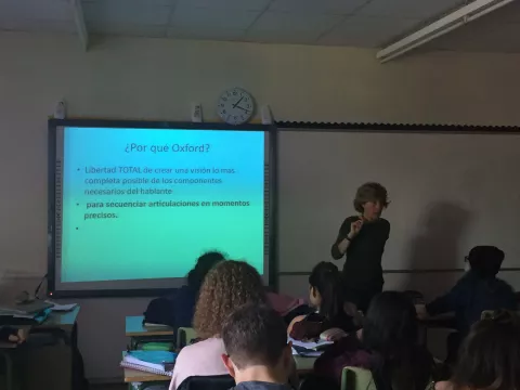 “Ciencia en el aula” acerca la lingüística a la genética y neurología en Londres