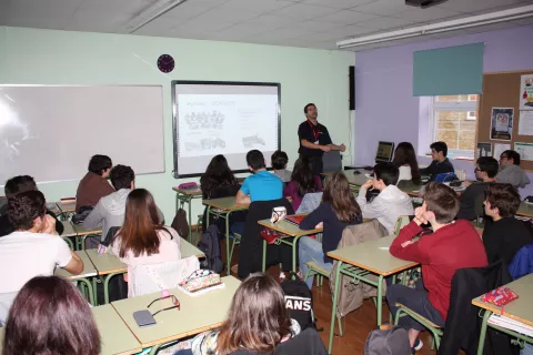 “Ciencia en el aula” muestra el cambiante mundo de  la tecnología y las telecomunicaciones