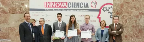Tres jóvenes inventores ganan los premios Innovaciencia 2015 