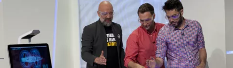 Dani Martínez aprende a evitar que le tomen el pelo con los timos científicos en ‘Órbita Laika'