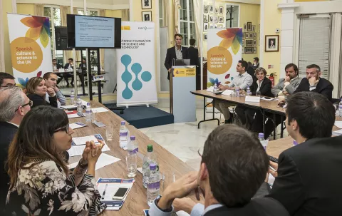 El primer intercambio entre científicos y diplomáticos termina con éxito en Londres