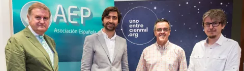 Un proyecto para acabar con la leucemia mediante terapia genética recibe la II Beca Unoentrecienmil