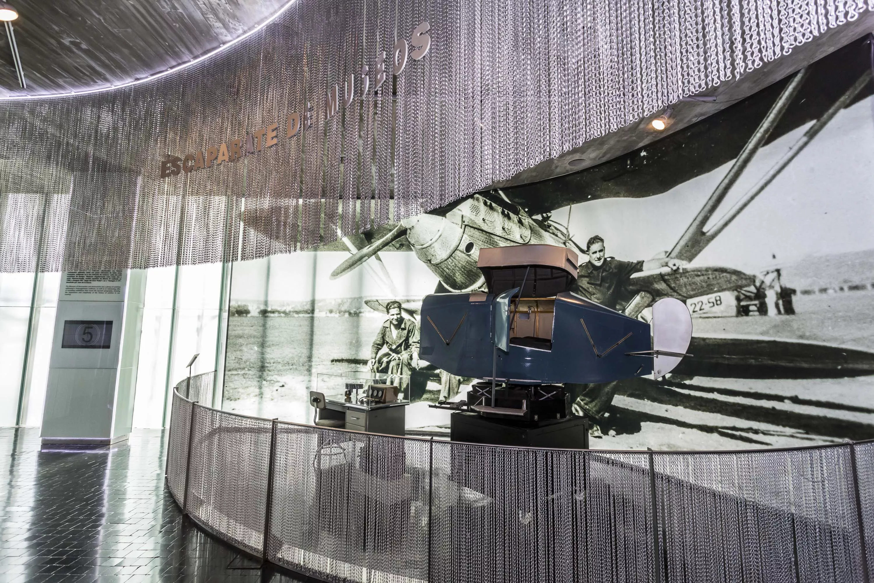 El MUNCYT de A Coruña expone el “Link Trainer”, el primer simulador comercial de vuelo del mundo