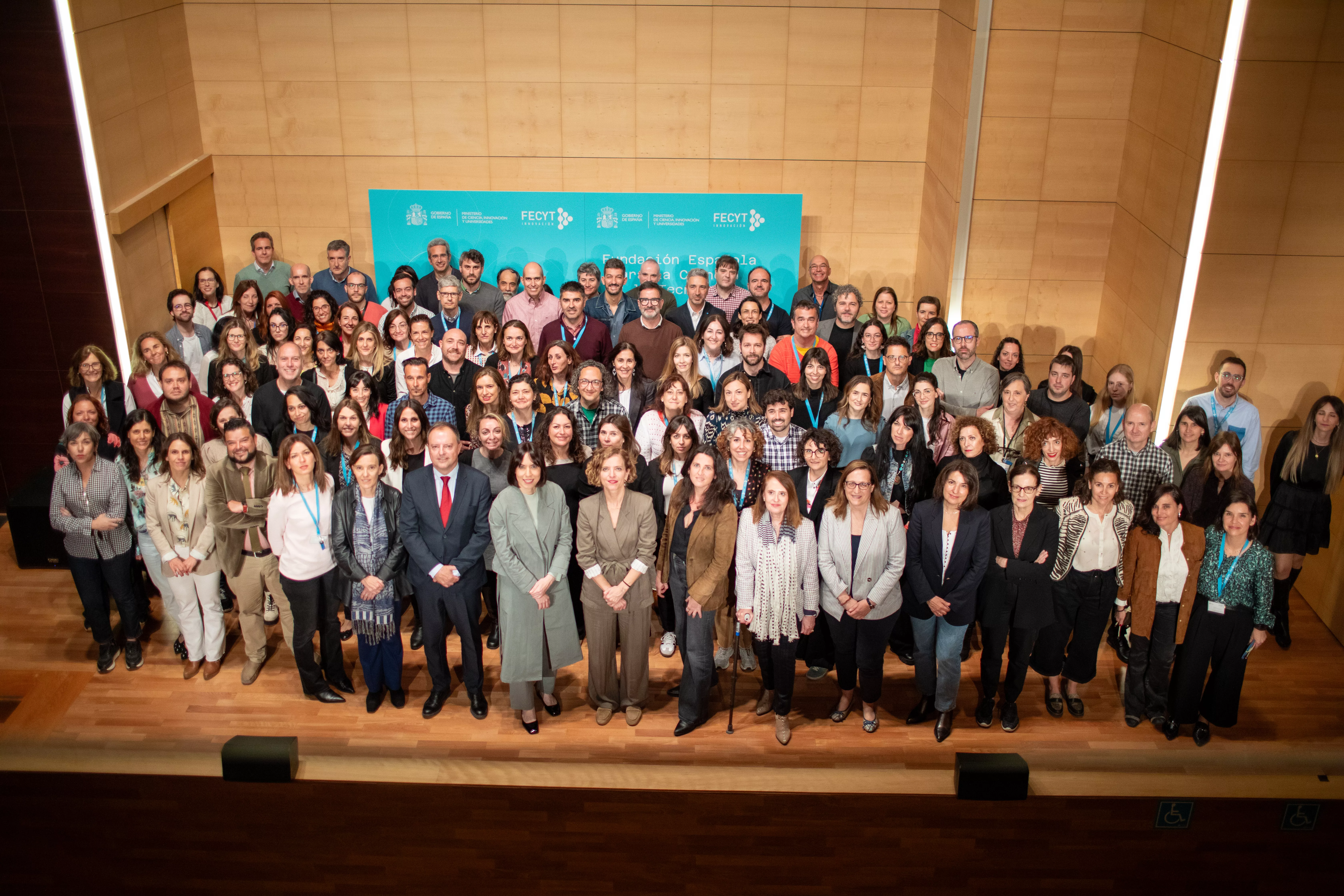 La ministra de Ciencia, Innovación y Universidades, Diana Morant, visita las oficinas de FECYT