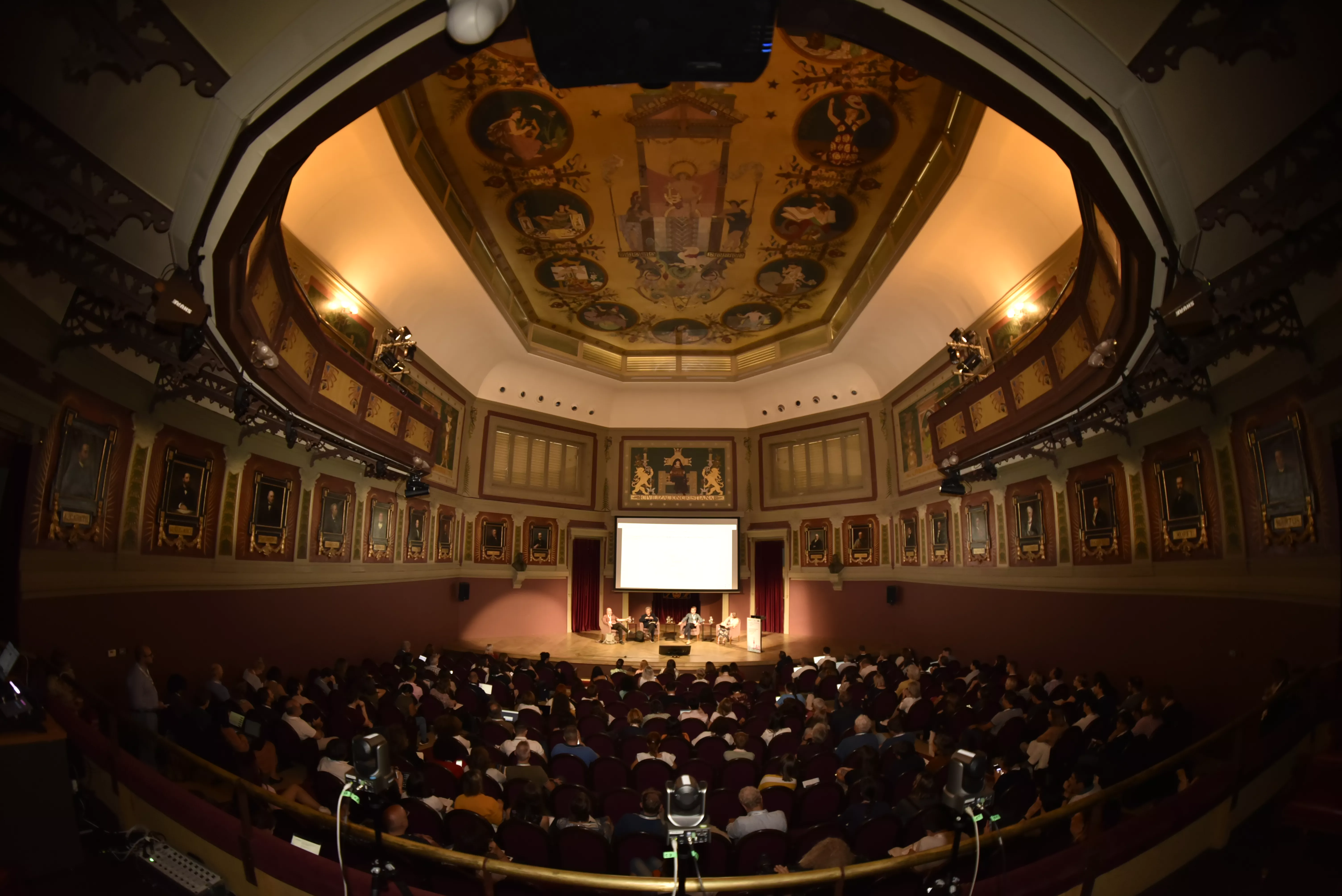 FECYT y OpenAIRE reúnen en Madrid a más de 350 agentes europeos e iberoamericanos para debatir el futuro de la ciencia abierta
