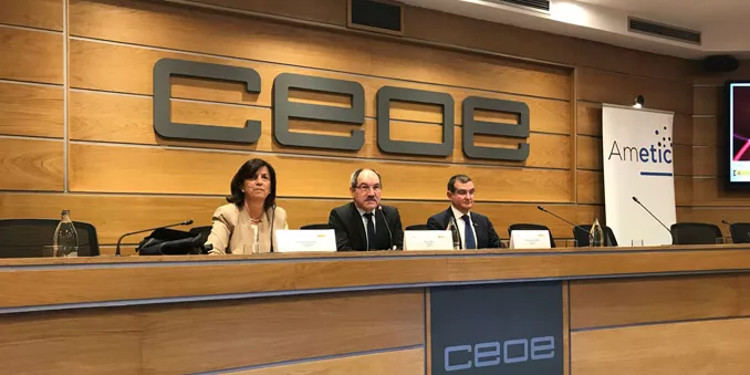 Paloma Domingo participa en la presentación del informe "España Cuántica"