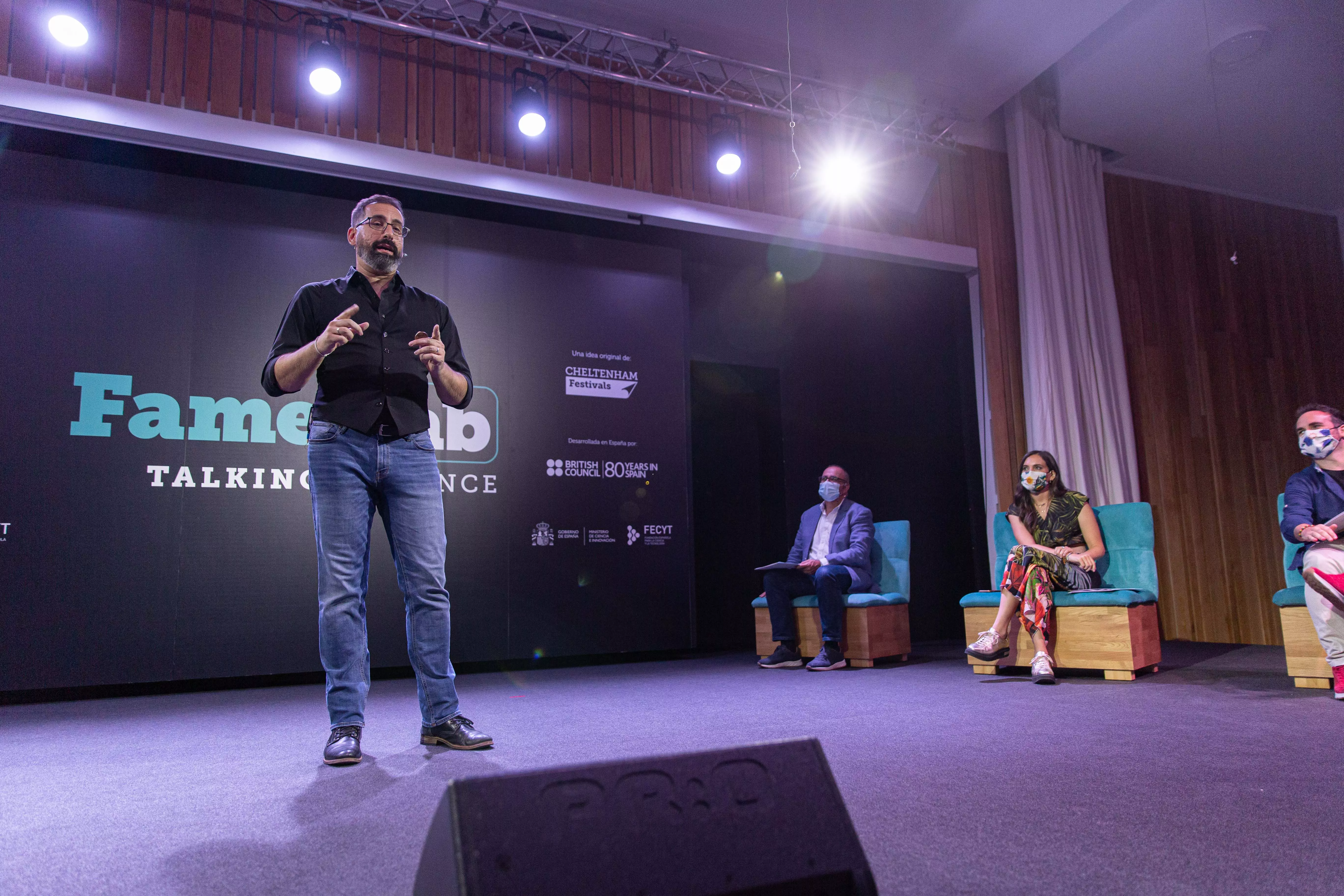 El ingeniero aeroespacial Alejandro Sánchez gana la final española de monólogos científicos FameLab 