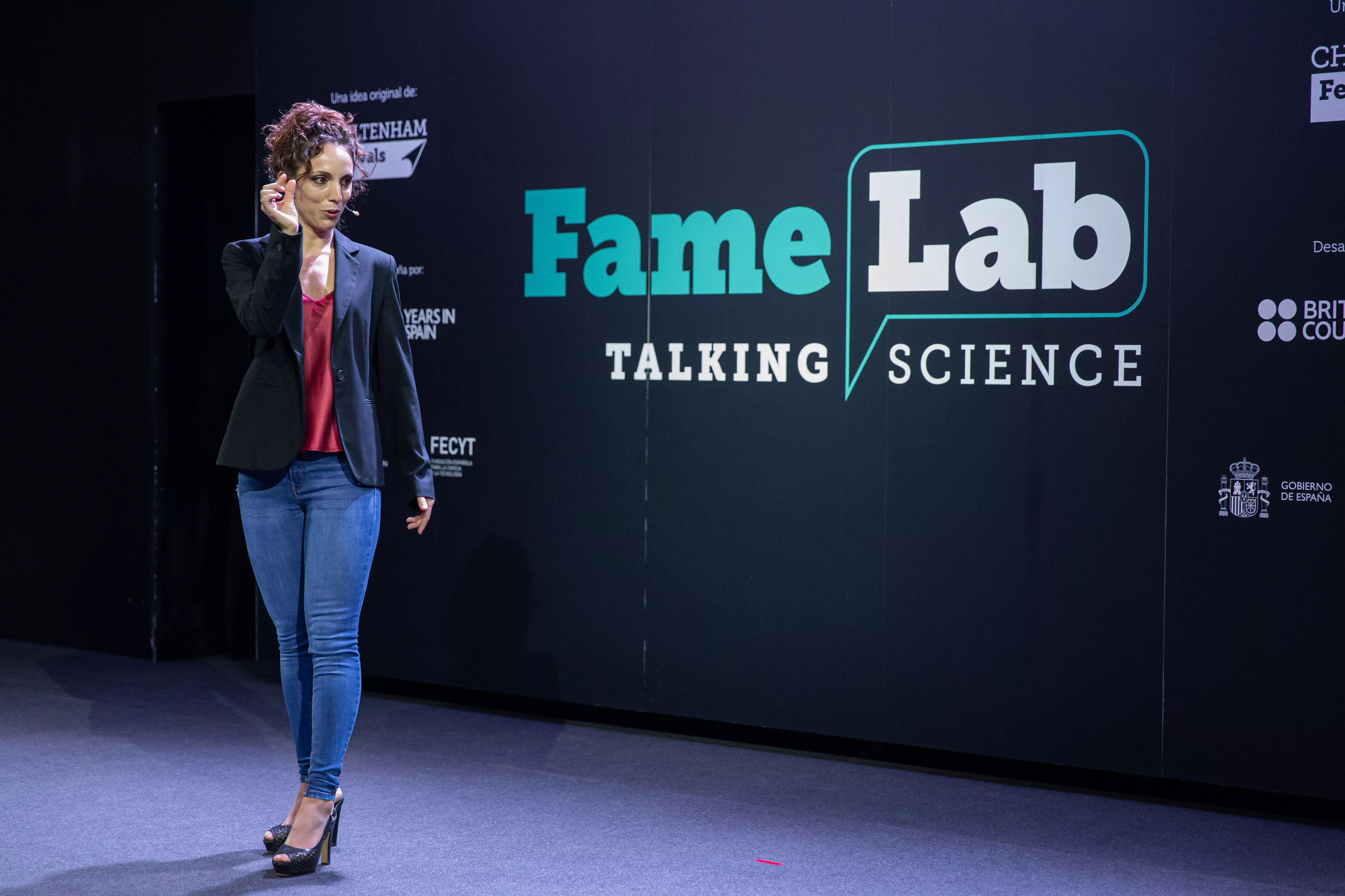 El ingeniero aeroespacial Alejandro Sánchez gana la final española de monólogos científicos FameLab 