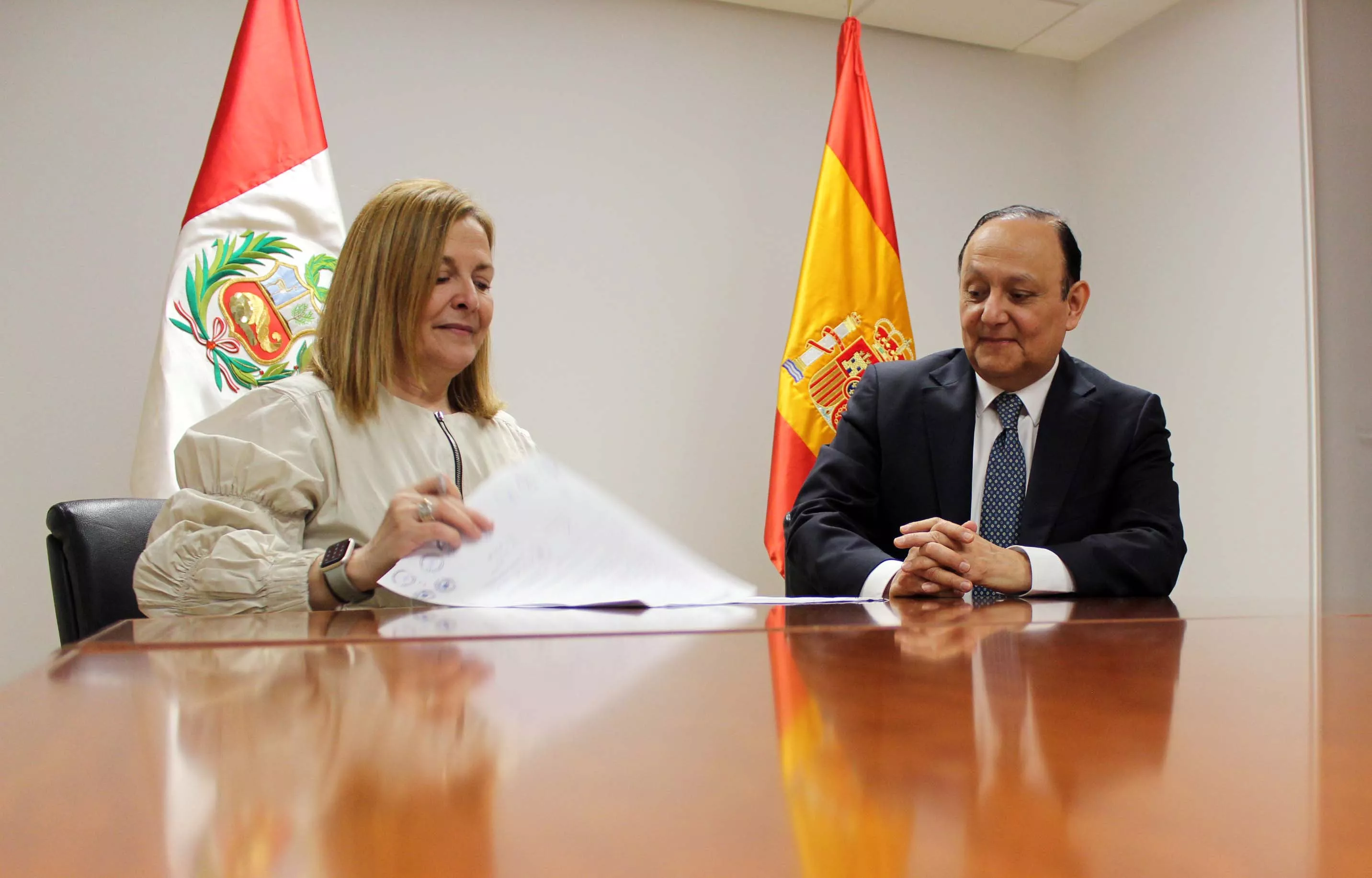FECYT firma un convenio de colaboración con el Consejo Nacional de Ciencia, Tecnología e Innovación Tecnológica, CONCYTEC, de Perú