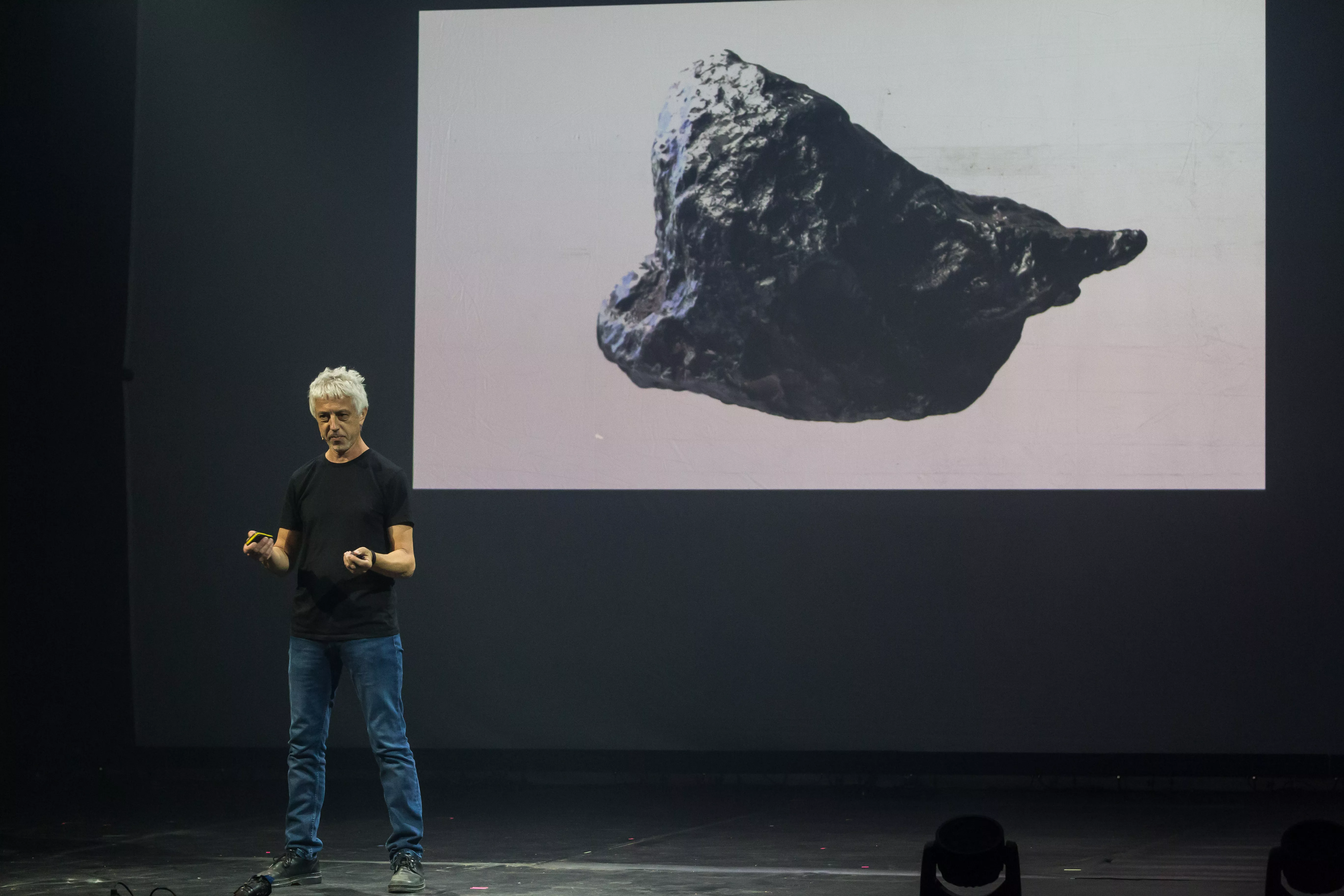 FECYT celebra el poder de la ciencia y la tecnología con el evento “La teoría del todo”