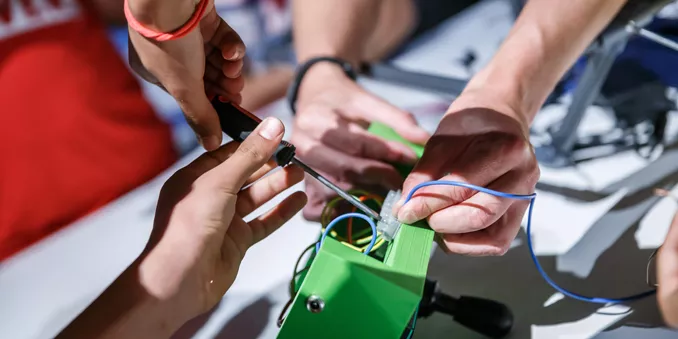 Talleres de construcción de robots submarinos en MUNCYT