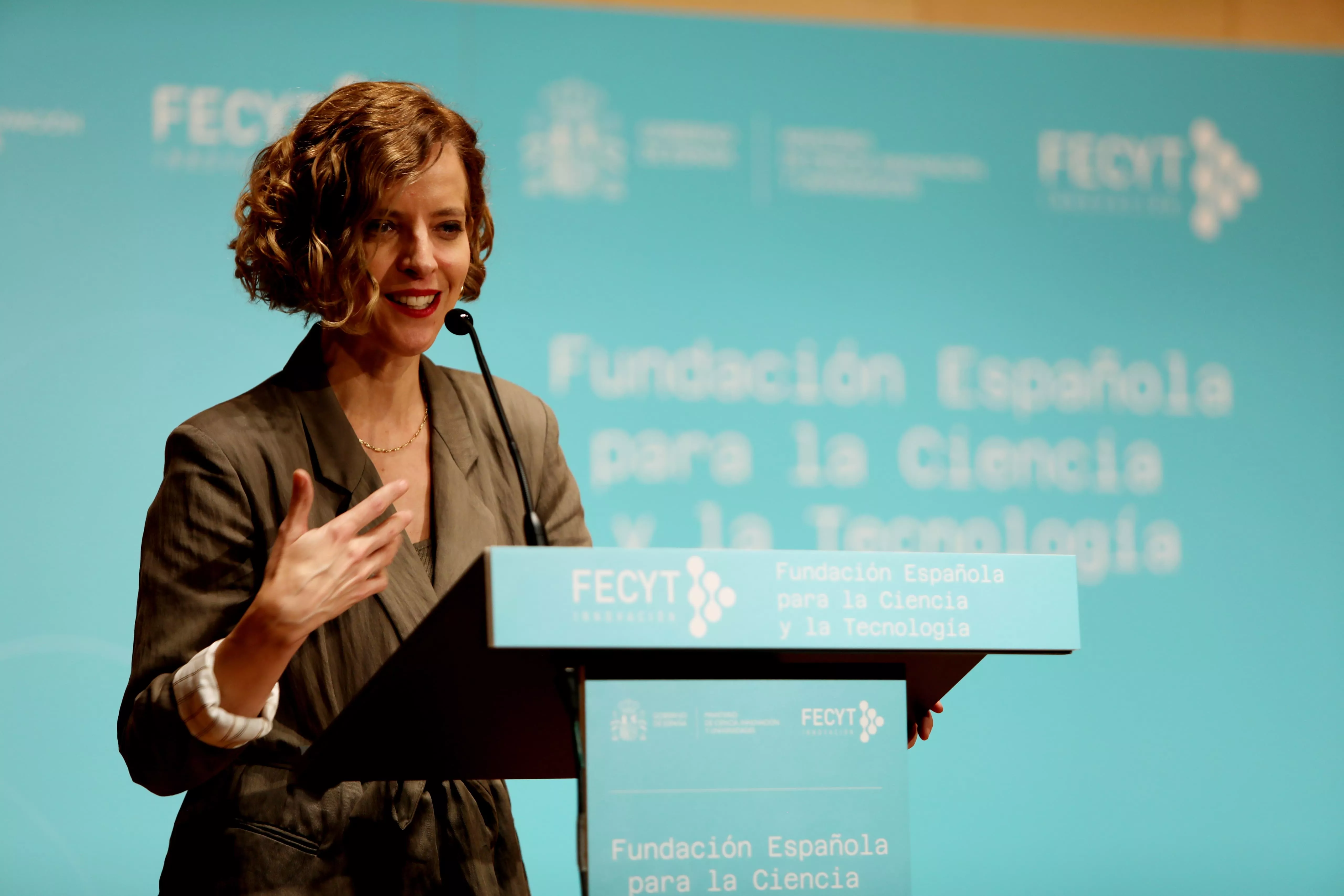 La ministra de Ciencia, Innovación y Universidades, Diana Morant, visita las oficinas de FECYT
