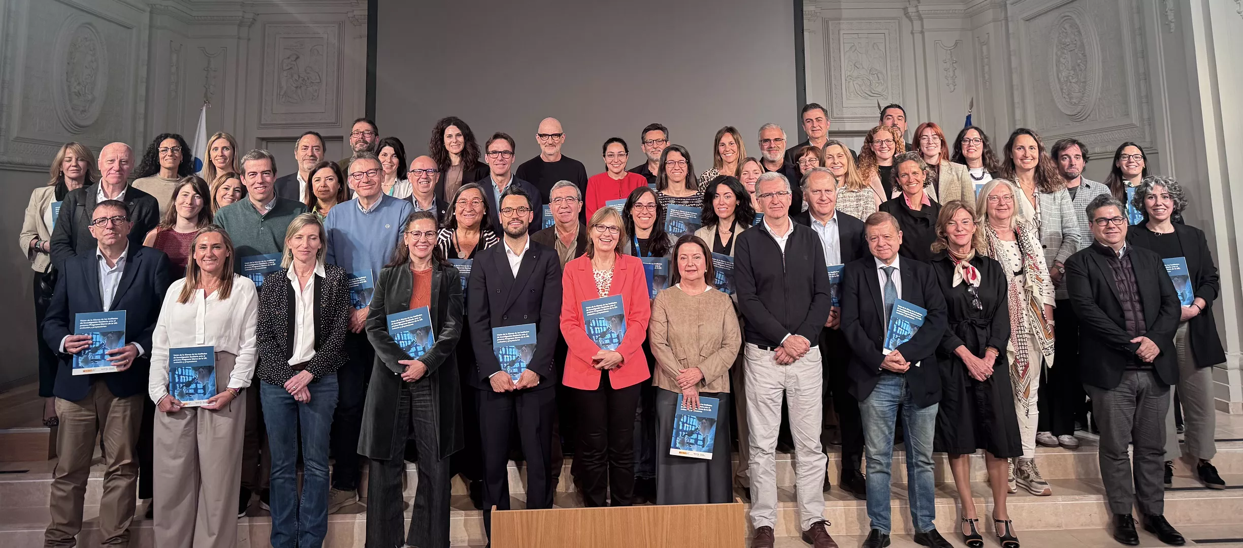 Foto de familia de los asistentes